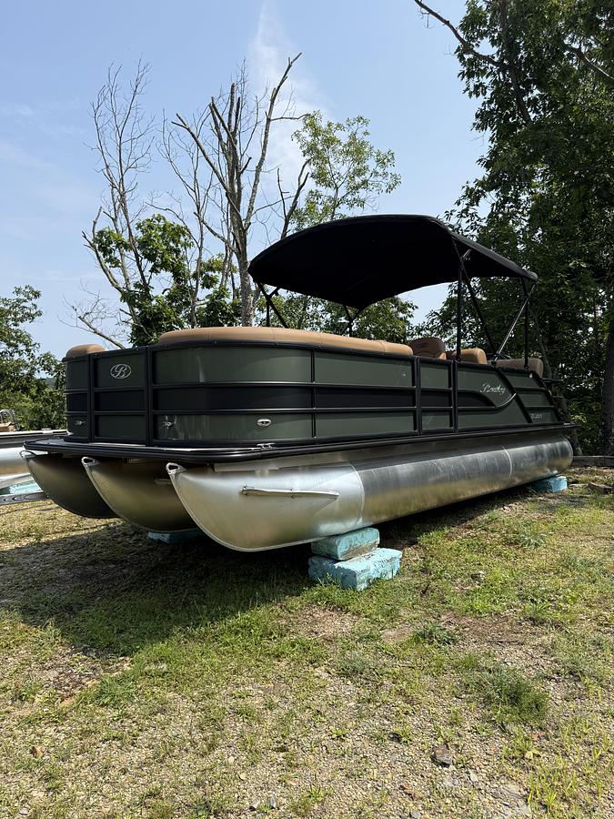 2027 Bentley Pontoons Legacy 223 Quad Swingback