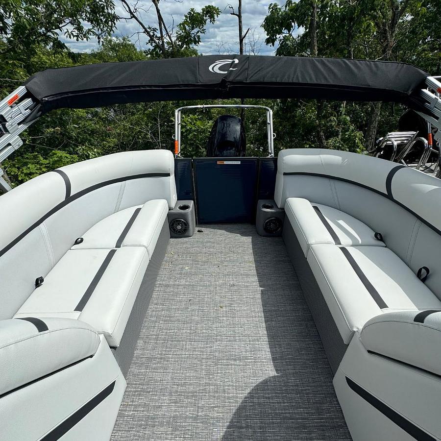 New 2024 Crest Classic LX 220