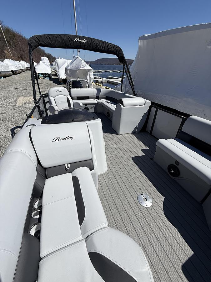 Used 2024 Bentley Pontoons 203 Legacy Cruise XL