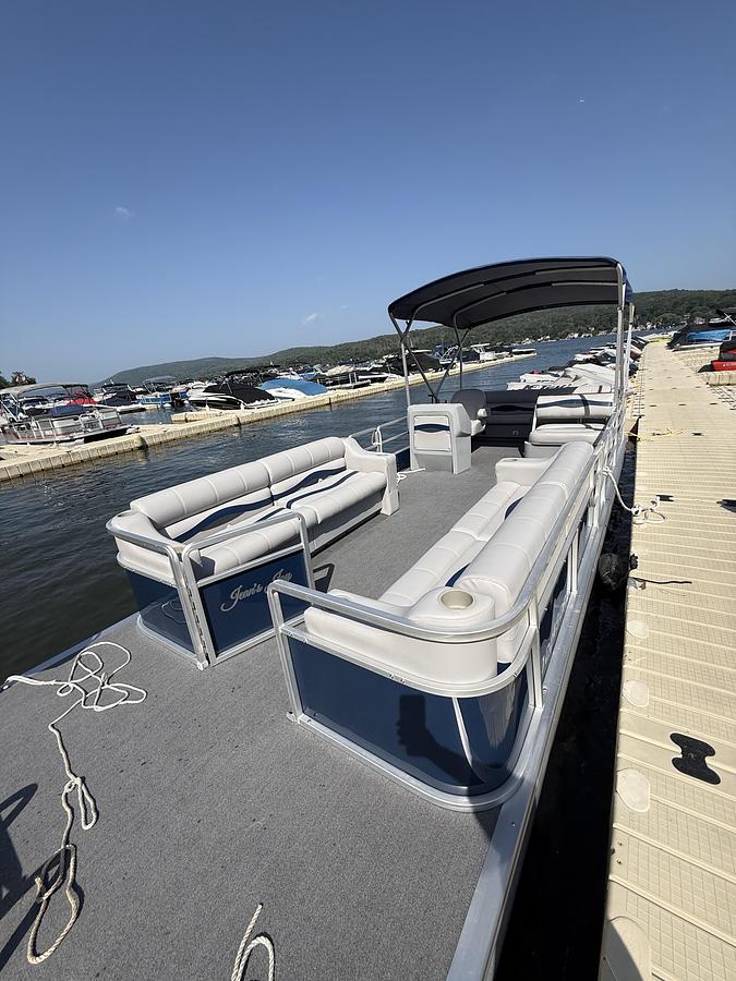 Used 1980 Harris Floay Boat
