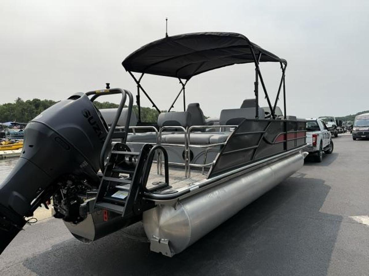 2027 Bentley Pontoons 243 Quad Swingback