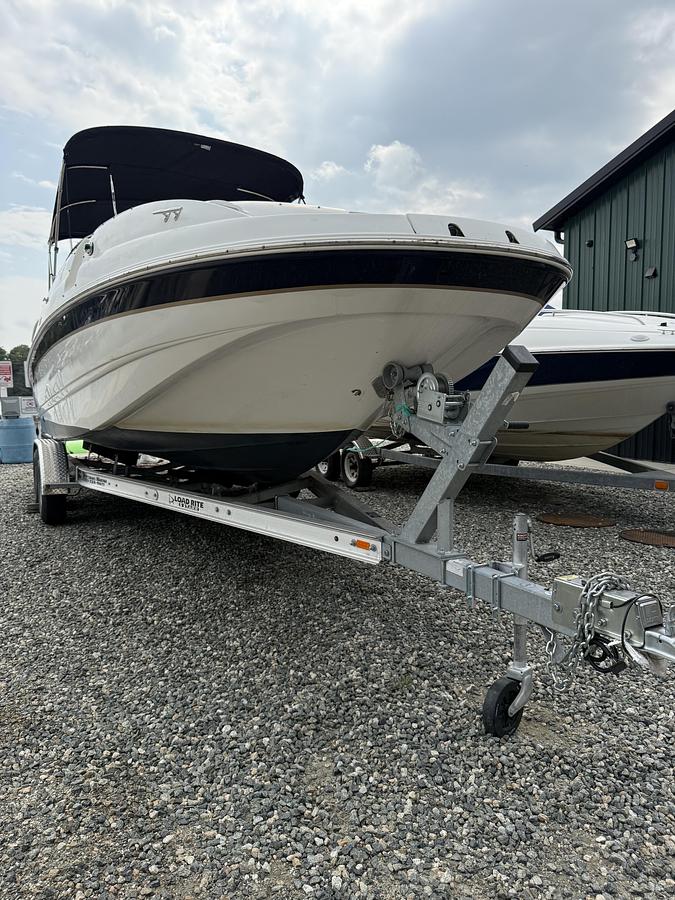 Used 2002 Chaparral 243 Sunesta