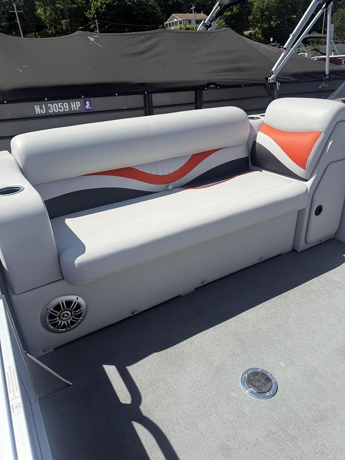 Used 2018 Qwest Edge 818