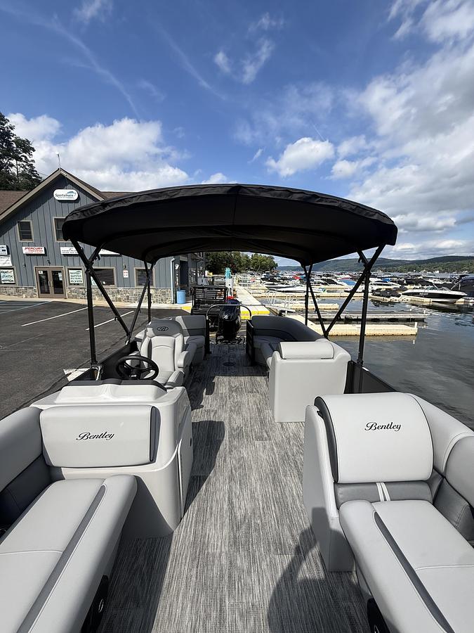2027 Bentley Pontoons 223 Bolt