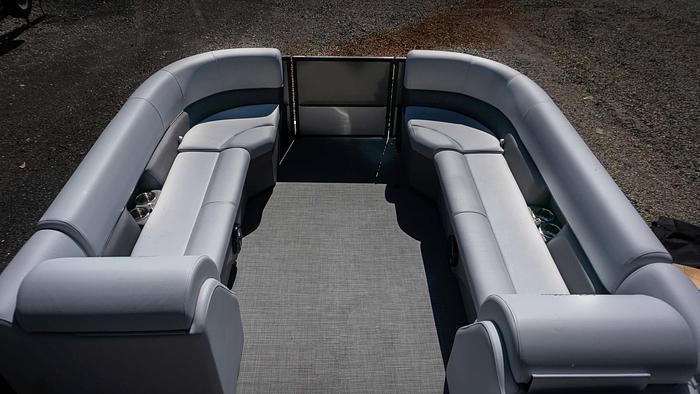 2024 Bentley Pontoons 240 Navigator