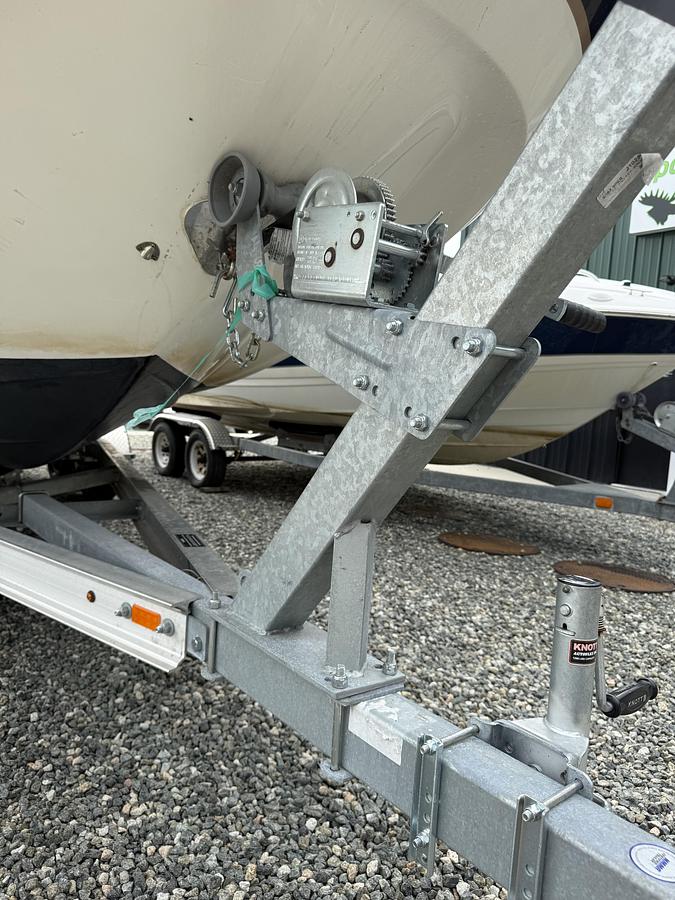 Used 2002 Chaparral 243 Sunesta