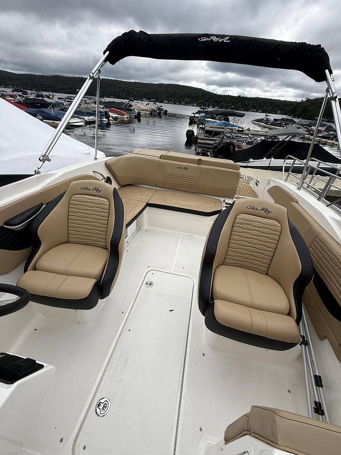 Used 2023 SeaRay SPX210