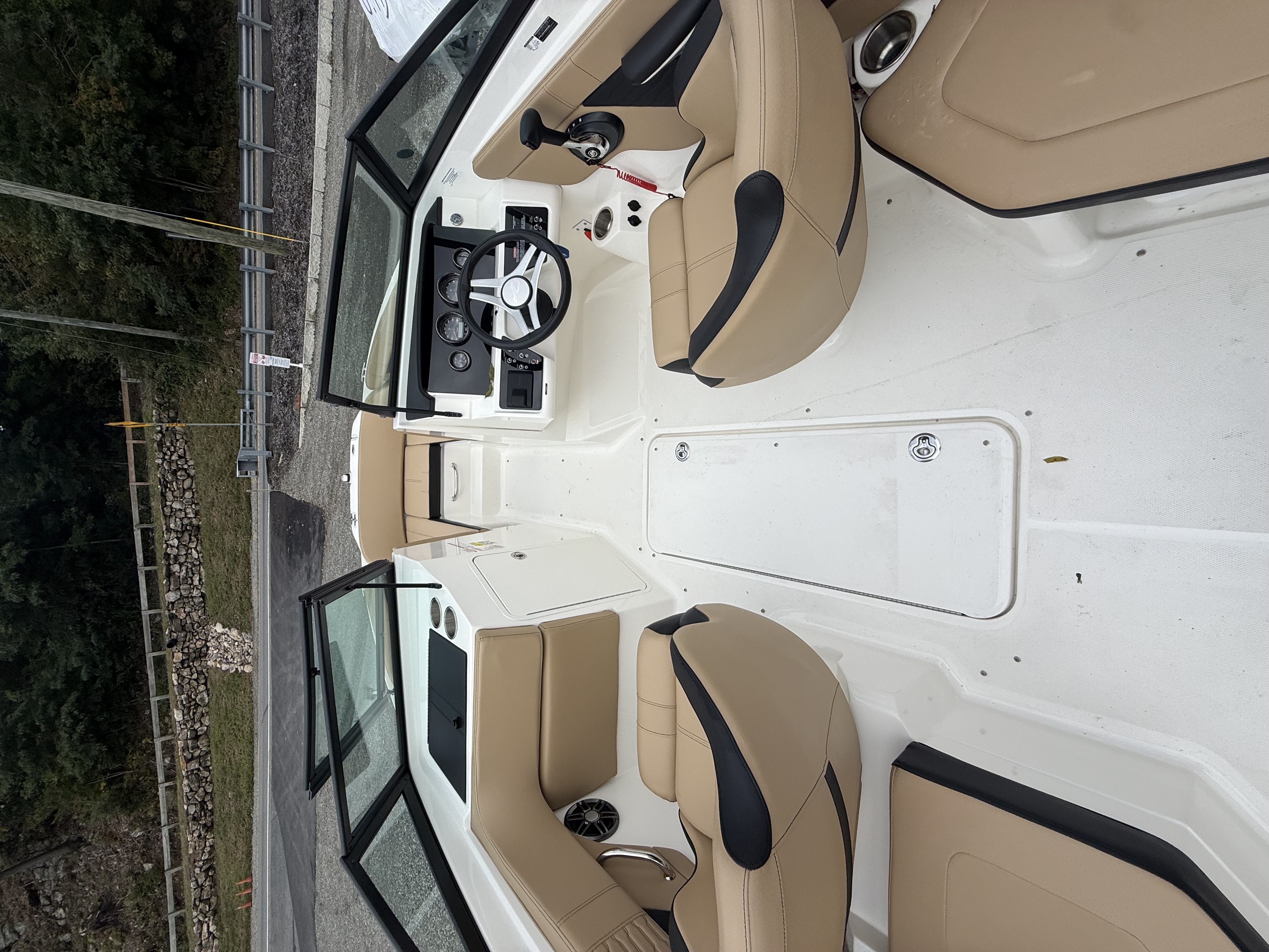 Used 2023 SeaRay SPX210