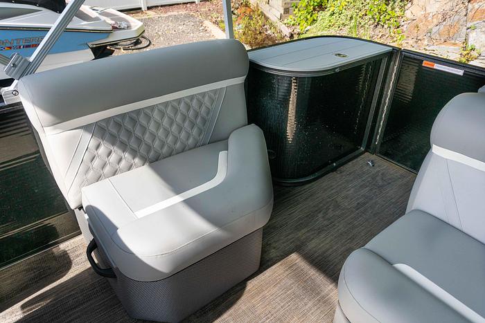 2023 Crest Classic DLX 220