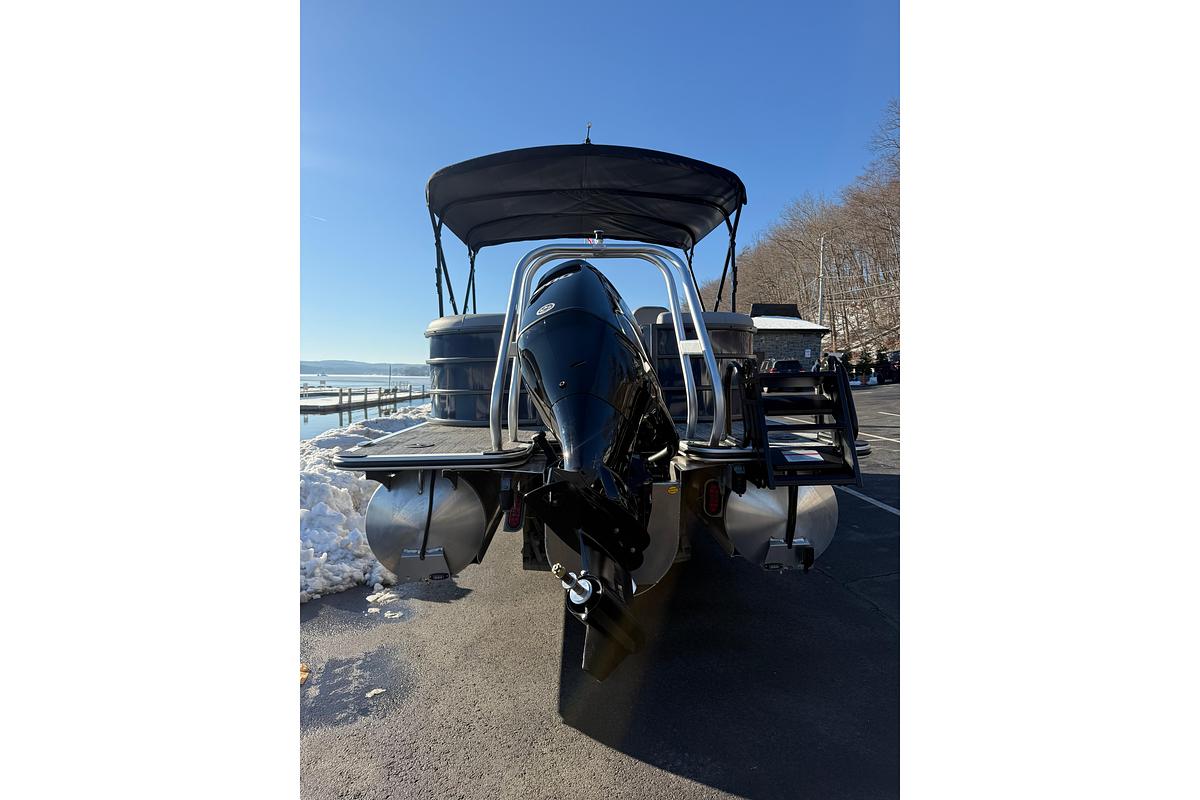 2026 Bentley Pontoons Legacy 243 Navigator