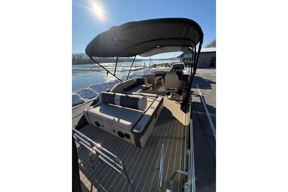 2026 Bentley Pontoons Elite 223 Swingback Bench