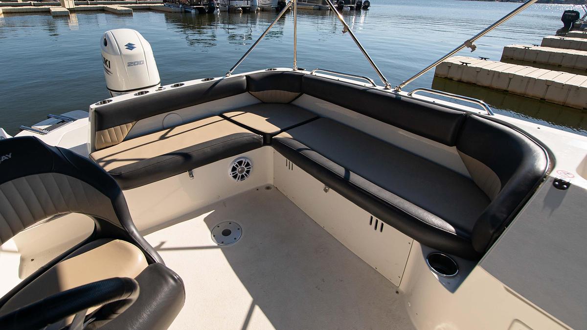 Used 2019 Stingray 212 SC