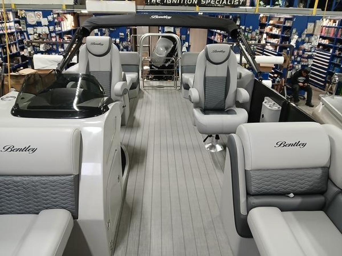 2025 Bentley Pontoons 253 Elite Admiral