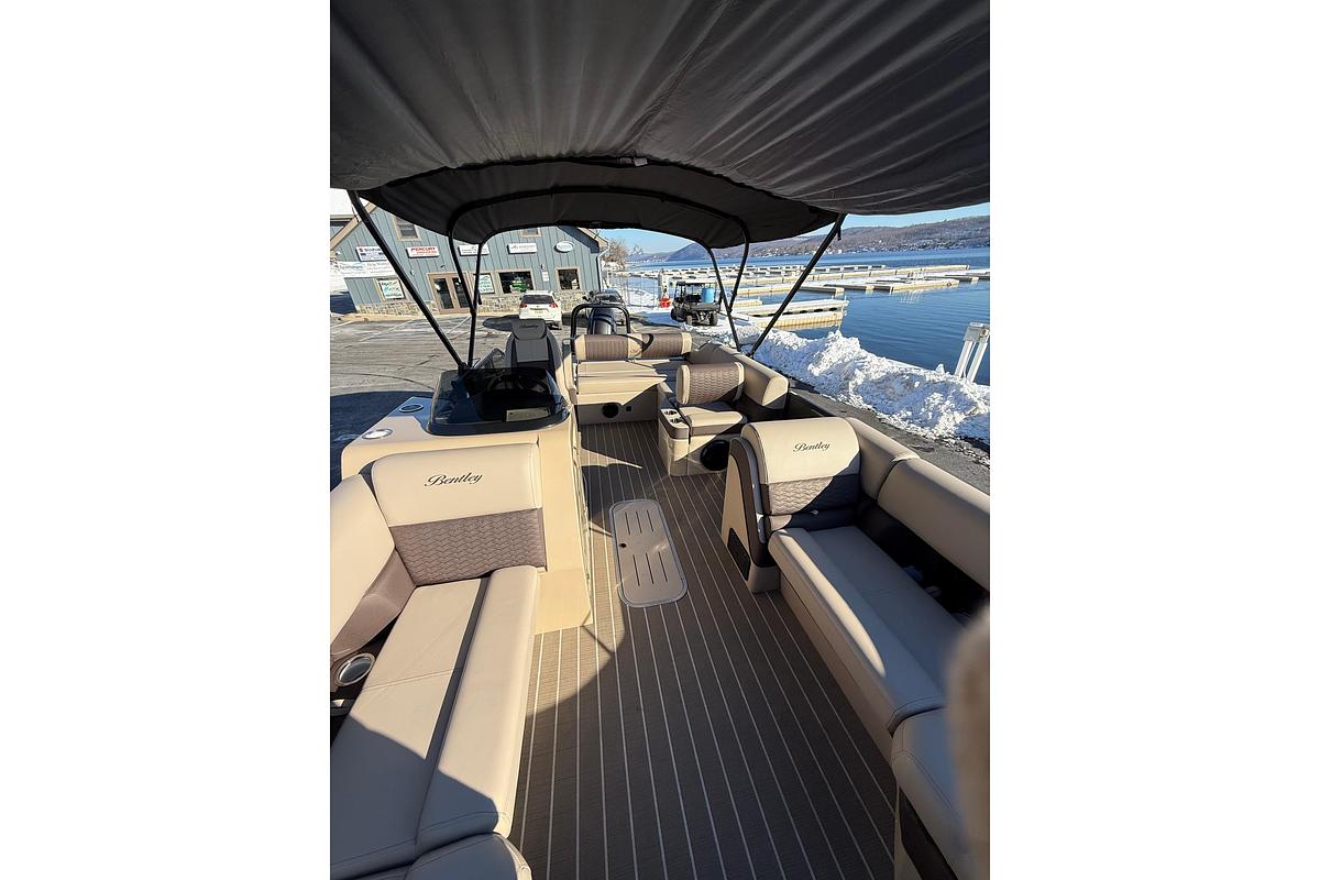2026 Bentley Pontoons Elite 223 Swingback Bench