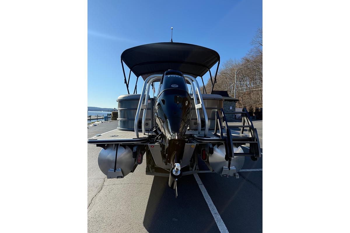 2026 Bentley Pontoons Legacy 223 Navigator