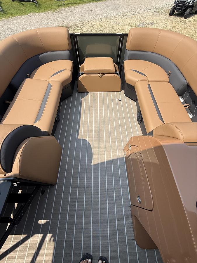2027 Bentley Pontoons Legacy 223 Quad Swingback