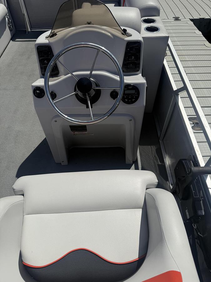 Used 2018 Qwest Edge 818