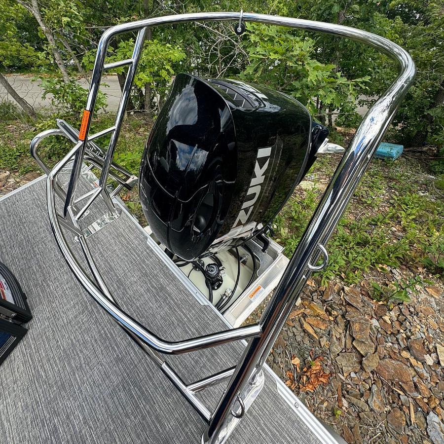 New 2024 Crest Classic LX 220