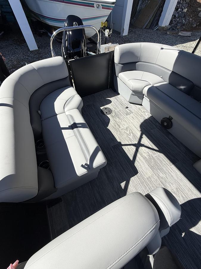 Used 2026 Bentley Pontoons Bolt 223