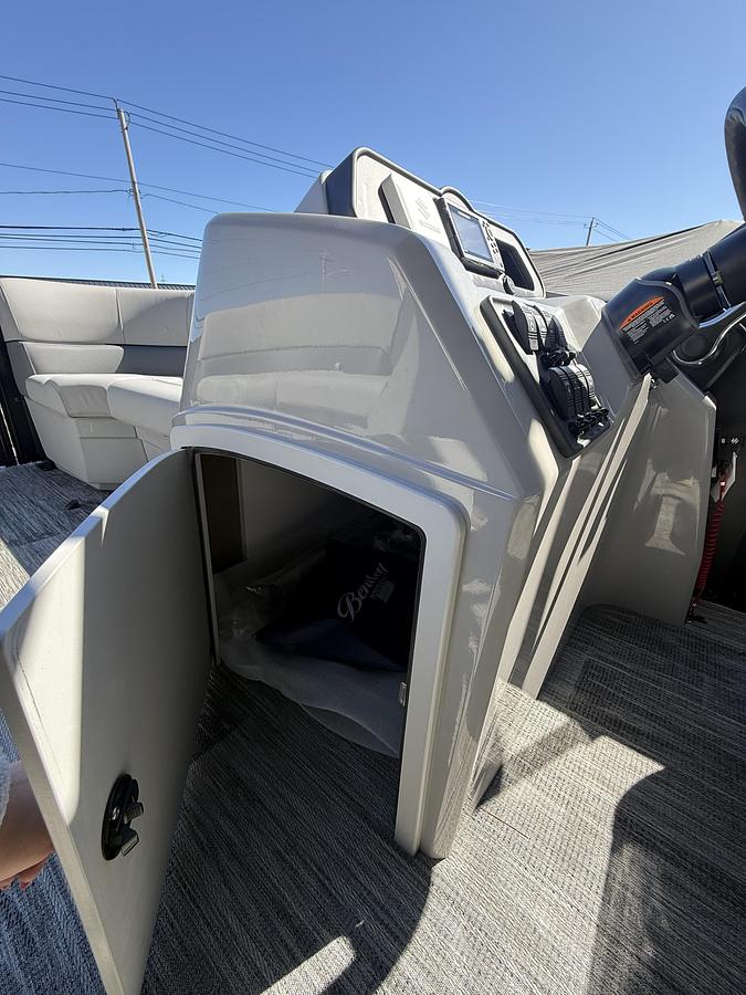 Used 2026 Bentley Pontoons Bolt 223