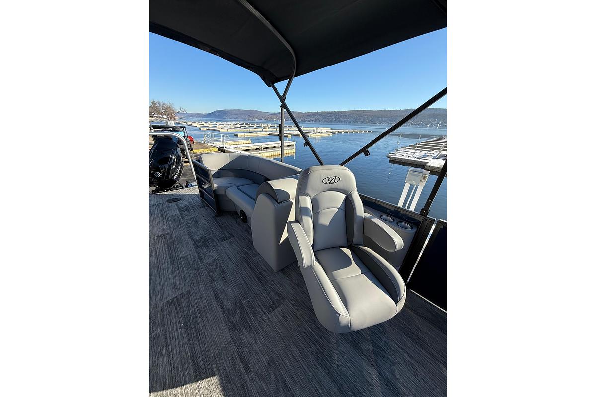 2026 Bentley Pontoons Legacy 243 Navigator