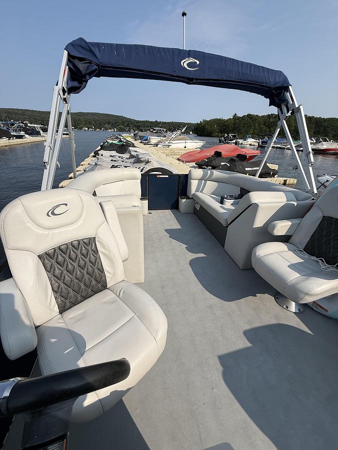 Used 2019 Bentley Pontoons I 220