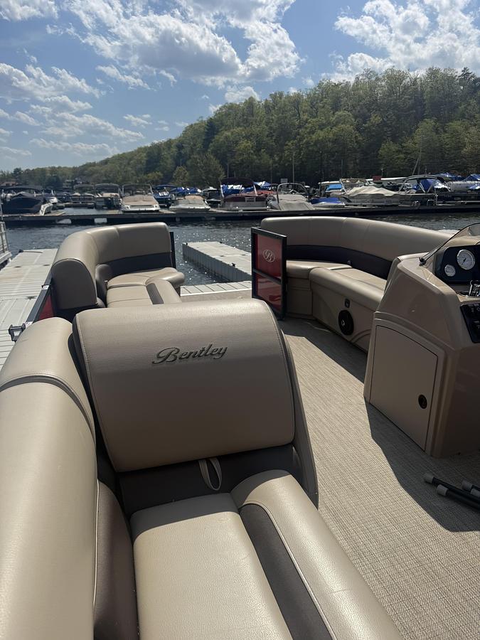 Used Bentley Pontoons 20 LE
