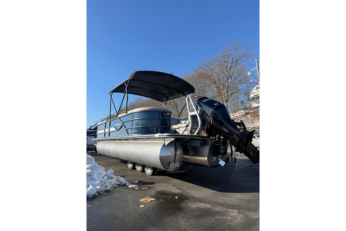 2026 Bentley Pontoons Legacy 243 Navigator