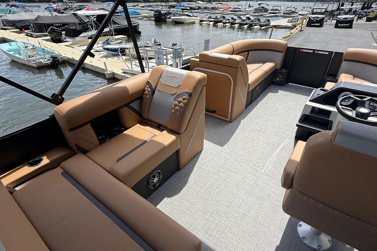 2026 Crest Conquest 215 SLS