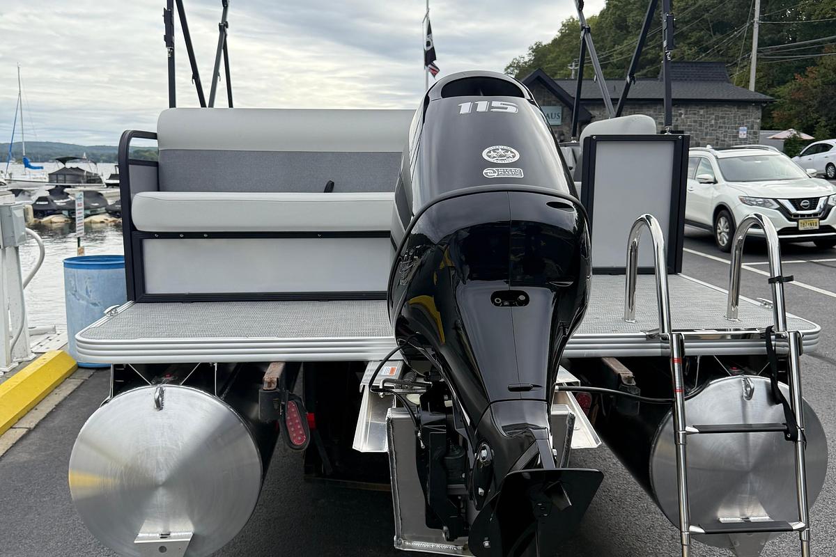 2026 Crest Conquest SE 220 Cruise