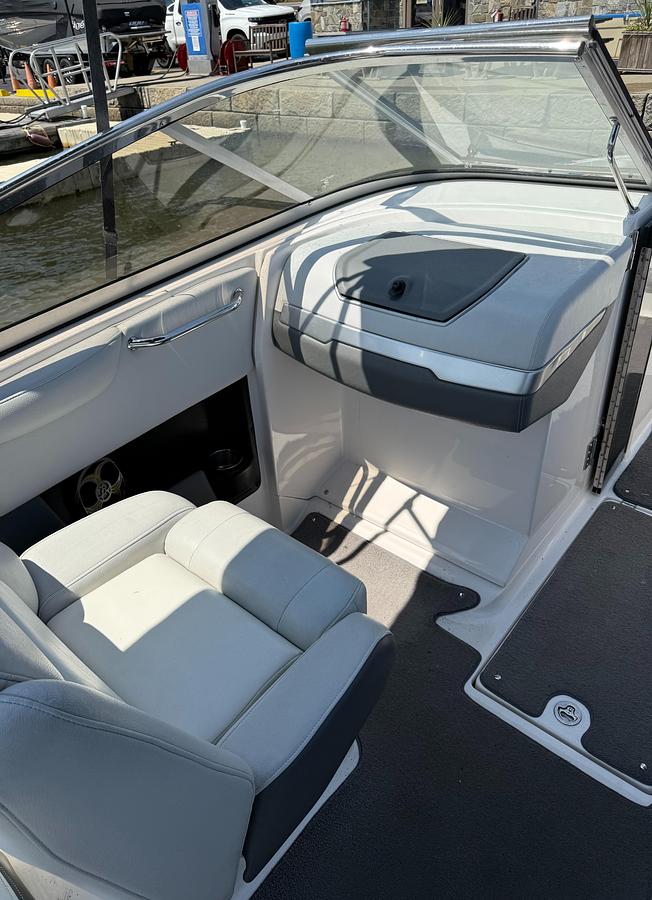 Used 2012 Regal 2700 ES Bowrider