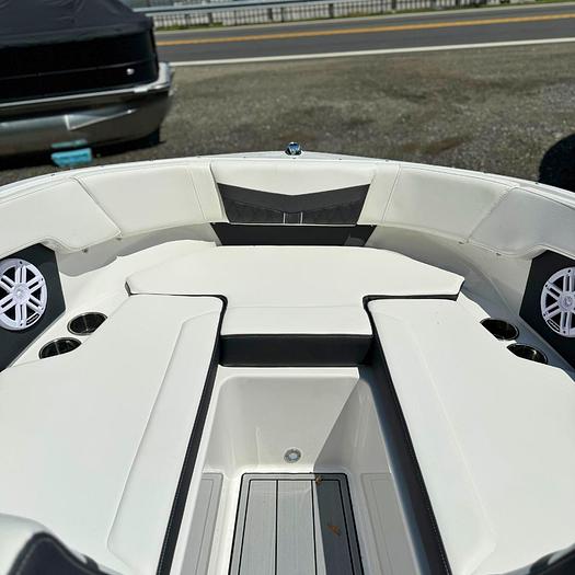 2025 Monterey M-205