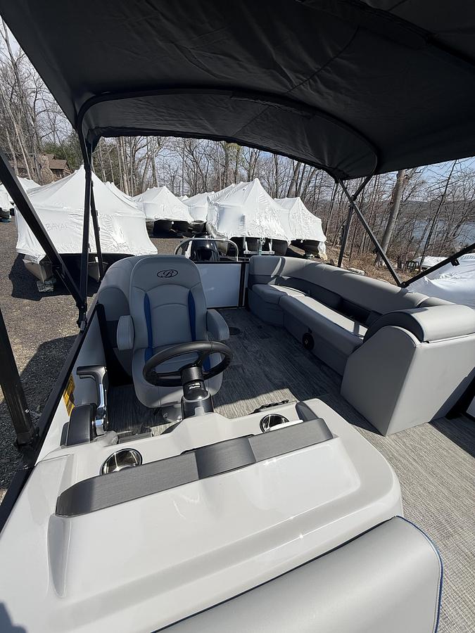 2026 Bentley Pontoons Bolt 203