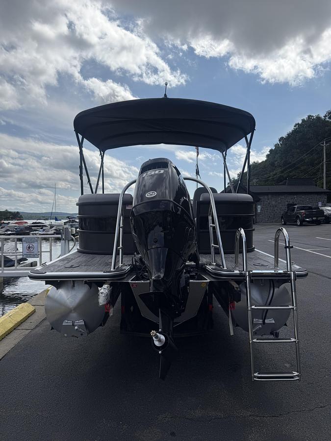 2027 Bentley Pontoons 223 Bolt