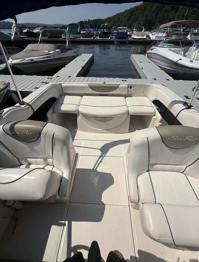 Used 2007 Sea Ray 215 Weekender