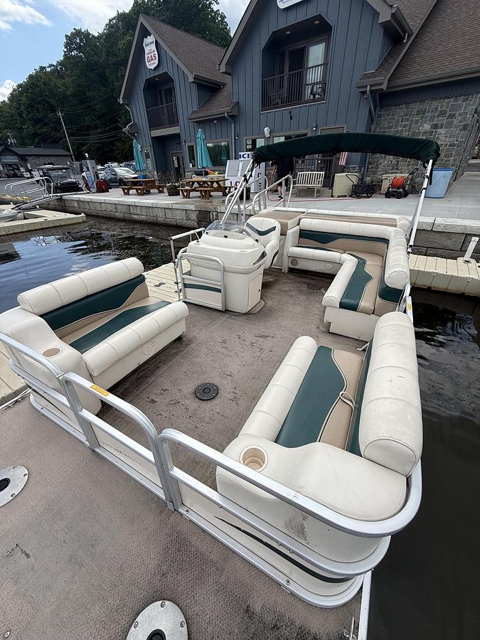 Used 2004 Godfrey Sweetwater Challenger 200ES