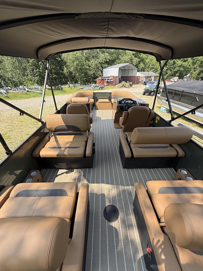 2027 Bentley Pontoons Legacy 223 Quad Swingback