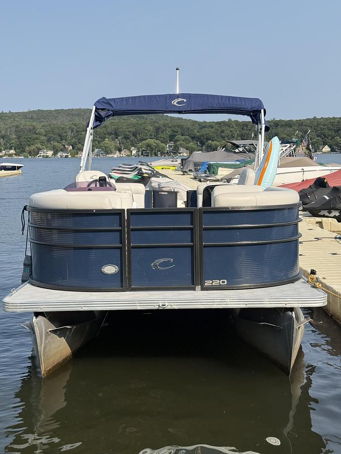 Used 2019 Bentley Pontoons I 220