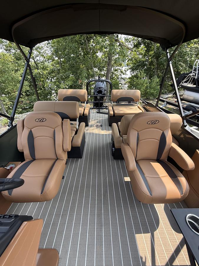 2027 Bentley Pontoons Legacy 223 Quad Swingback