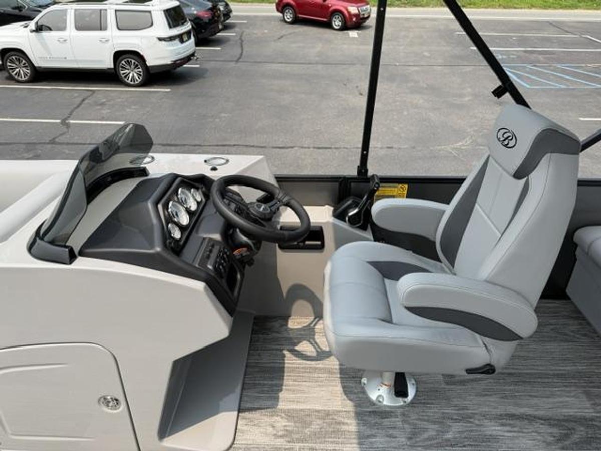 2027 Bentley Pontoons 243 Quad Swingback