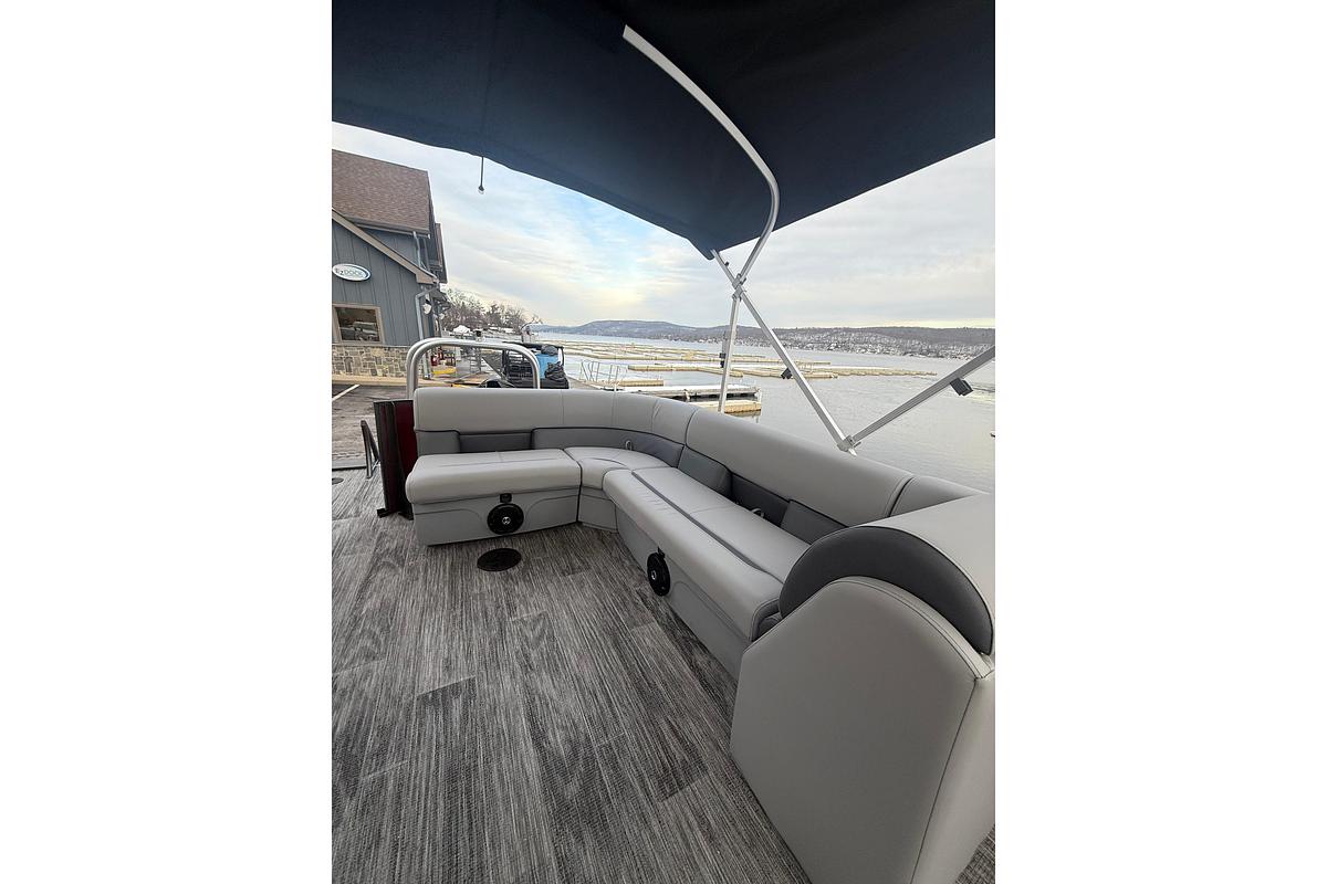 2026 Bentley Pontoons Legacy 200 Cruise XL