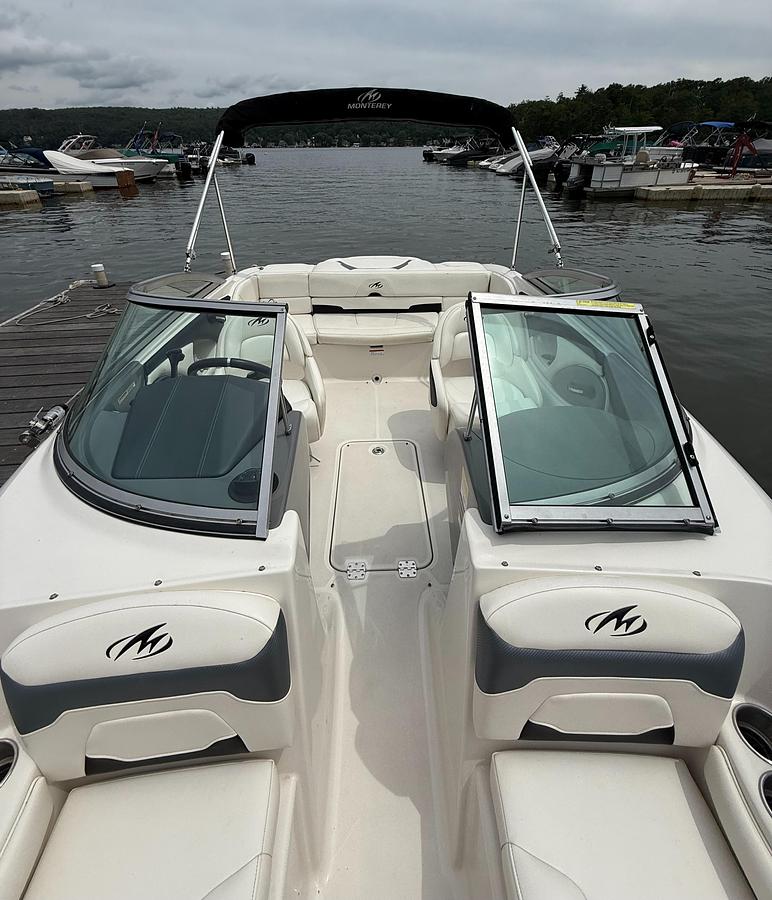 Used 2012 Monterey 204FS