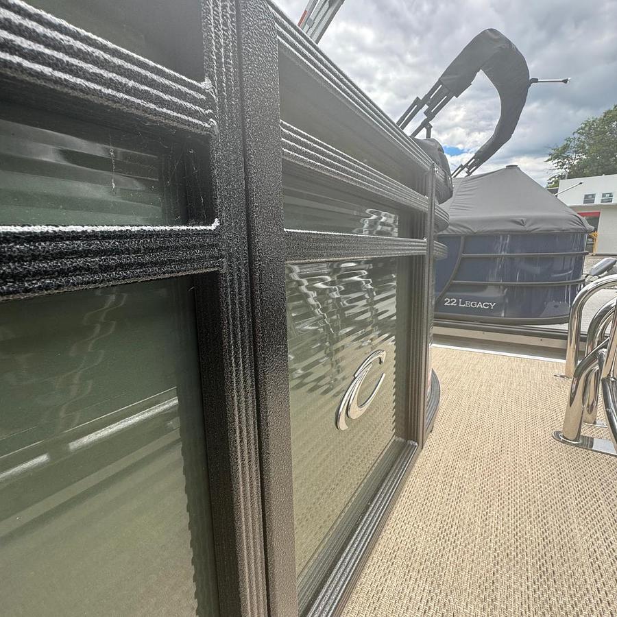 2024 Crest Classic LX 220