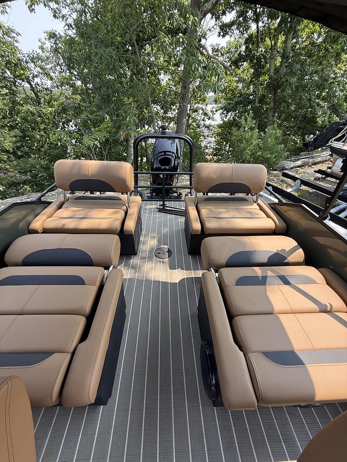 2027 Bentley Pontoons Legacy 223 Quad Swingback