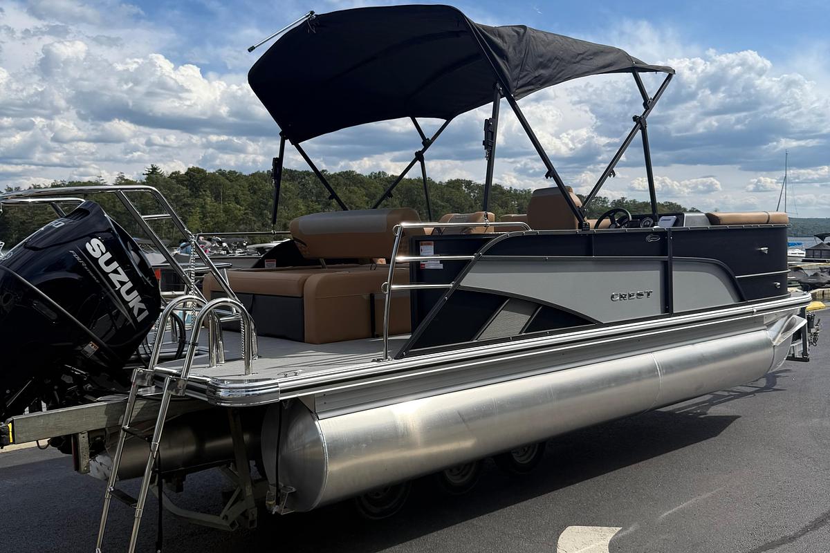 2026 Crest Conquest 215 SLS