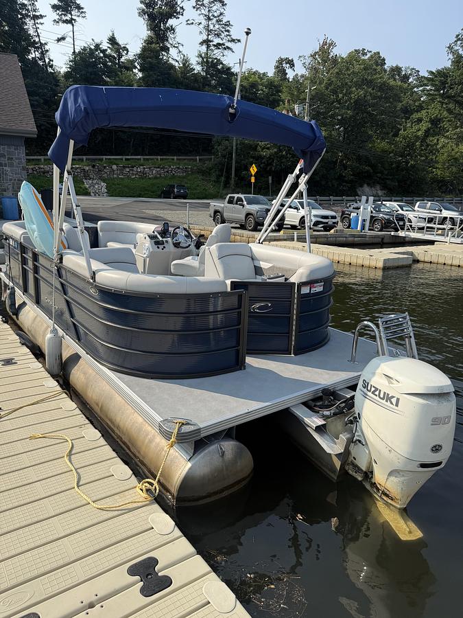 Used 2019 Bentley Pontoons I 220