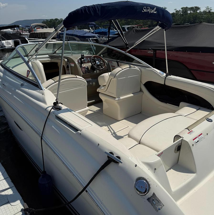 Used 2007 Sea Ray 215 Weekender