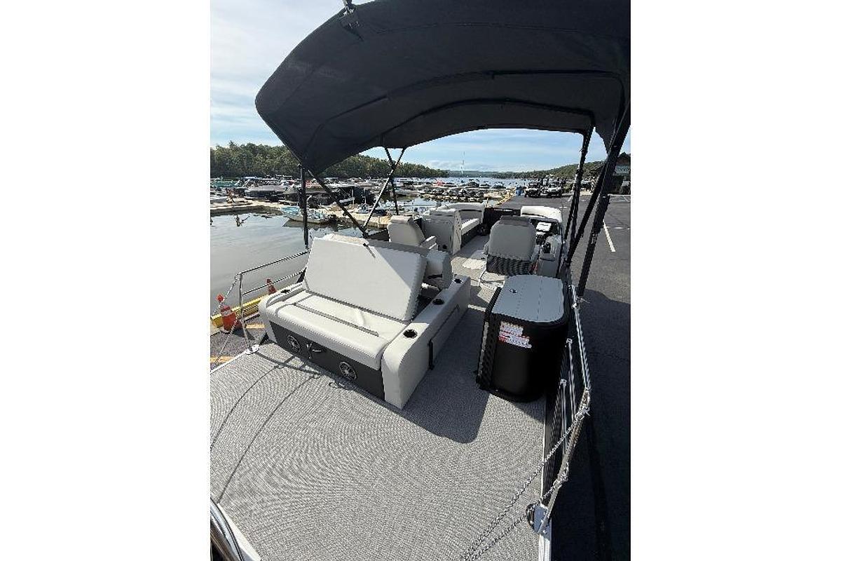 2026 Crest Conquest 230 SLSC