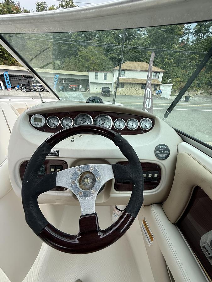 Used 2002 Chaparral 243 Sunesta