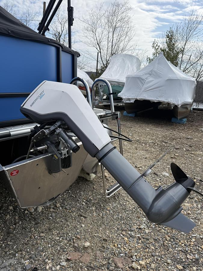 2026 Bentley Pontoons LE 160CR